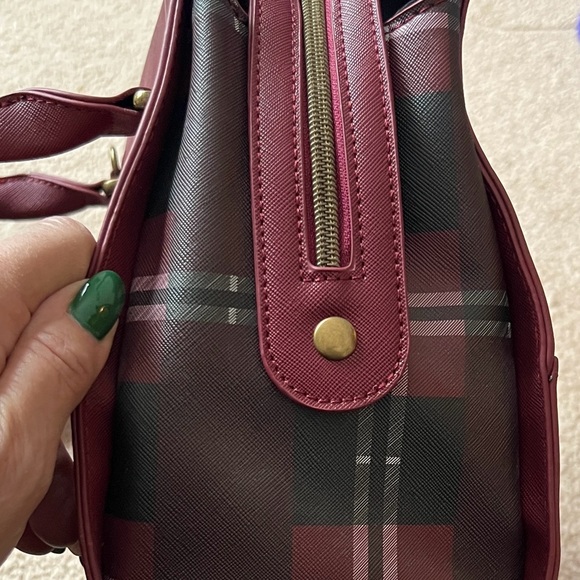 Gryffindor Burgundy Tote Bag with Tassel Charm - Picture 3 of 12